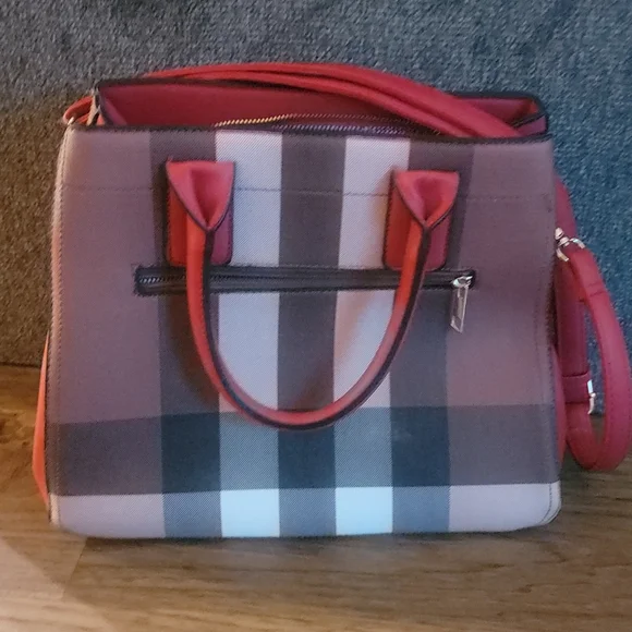 Red plaid purse - Picture 2 of 4